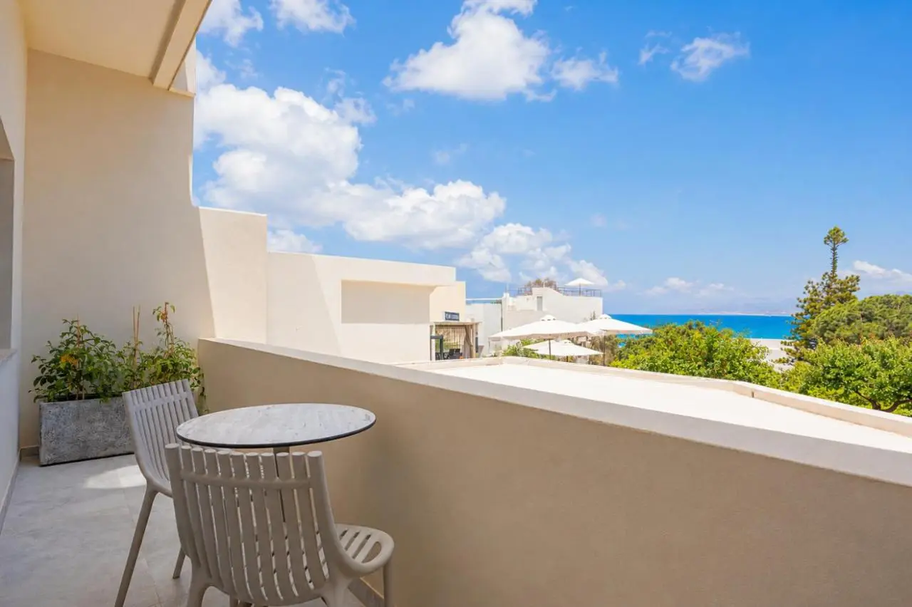 Privater Balkon mit Blick über die Bucht von Stalis