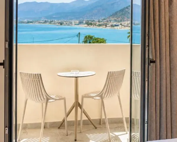 Balcony table with a view over the bay