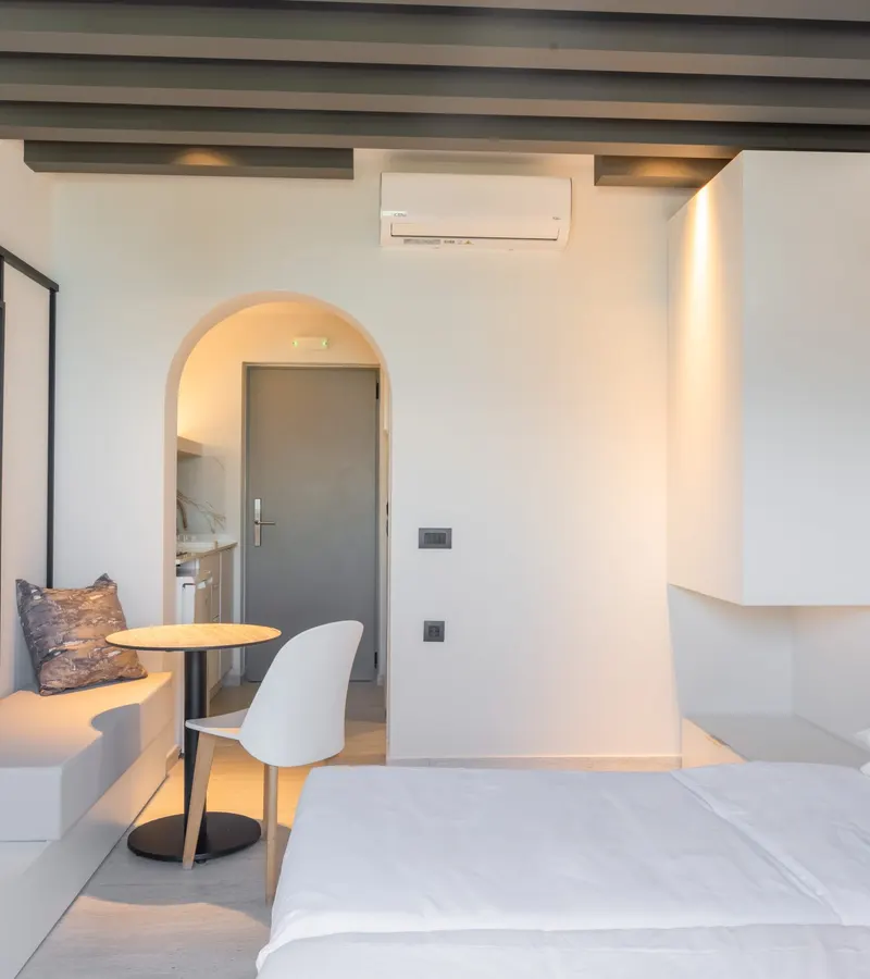 Studio im Veneto mit Bogennische und Balkon mit Meerblick